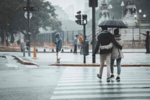 雨の日の暇つぶしに外で楽しめる過ごし方10選|大人におすすめのスポットも紹介 | 暮らしのヒントノート